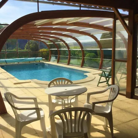 Holiday home Maison Calme Avec Piscine Privative Chauffee, 3 Chambres, Terrain Et Bbq, Proche Nature Et Randonnees - Fr-1-742-154 Allanche