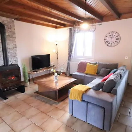 Maison Calme Avec Piscine Privative Chauffee, 3 Chambres, Terrain Et Bbq, Proche Nature Et Randonnees - Fr-1-742-154